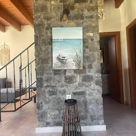 בית נופש Kiotari Stone House