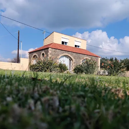Kiotari Stone House * Γεννάδι
